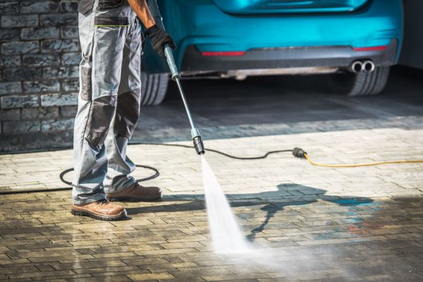 Cost of Driveway Pressure Washing in Bryan