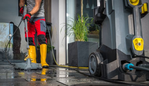 Commercial Pressure Cleaning in Bryan
