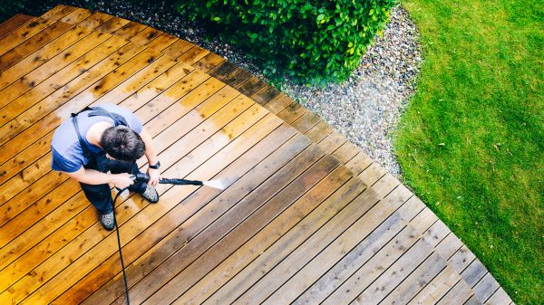Cost of Deck Pressure Cleaning in Bryan