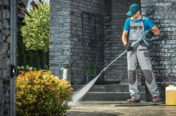 Outside House Cleaning in Bryan